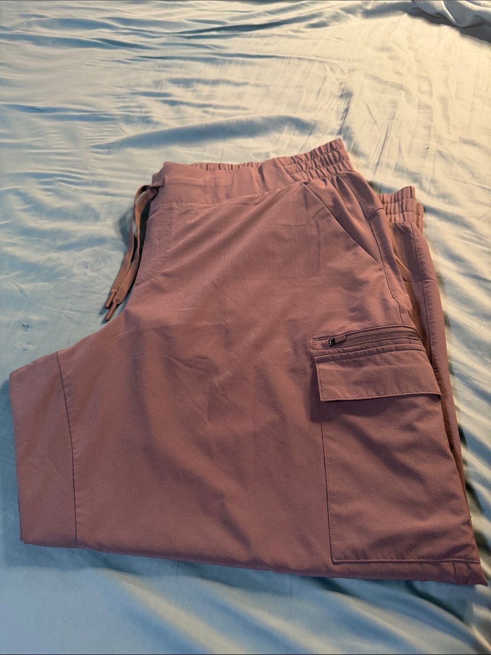 Women’s casual, lightweight joggers in size XXL